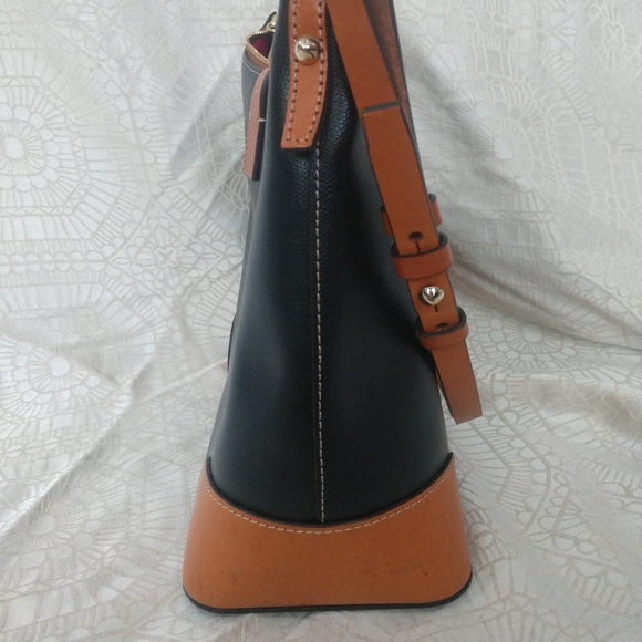 Dooney and Bourke hobo - Picture 3 of 9